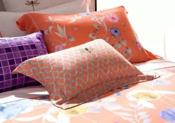 宝缦家纺创意抱枕体验分享，宝缦家纺创意抱枕好用吗？
