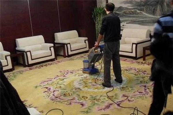 洗地毯多少钱一平米上海（上海地毯清洁价格咨询）